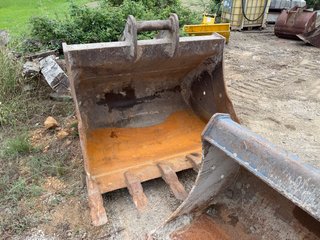 Excavadora Hitachi ZX210 LC6