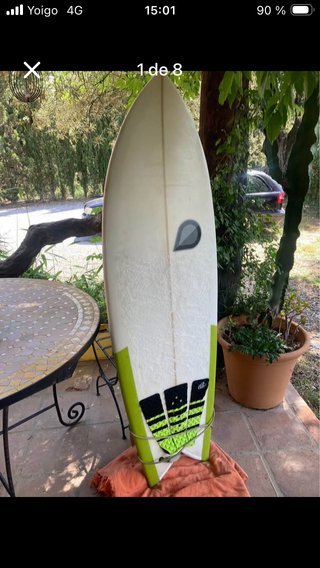 Tabla de surf con funda y traje neopreno Oneil