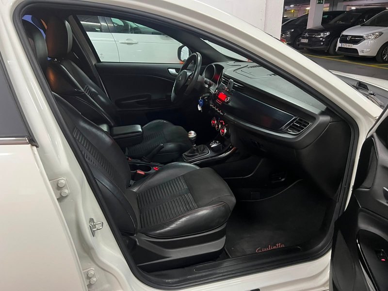 Alfa Romeo Giulietta 2.0 JTD m2 Distinctive 2012, foto 5