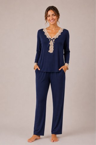 Pigiama lungo blu con pizzo in modal