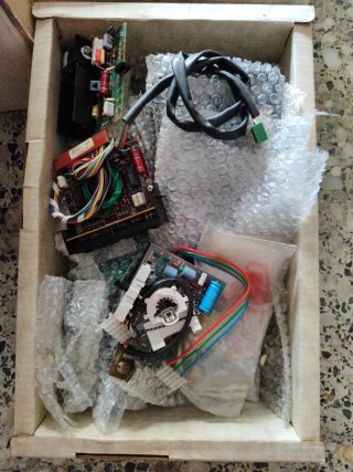 Transformadores y componentes electrónicos vintage