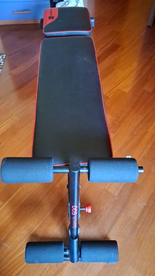 Panca e pesi per mini palestra