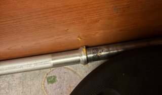 Panca e pesi per mini palestra