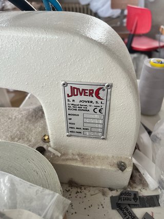 Máquina para poner botones a presión
