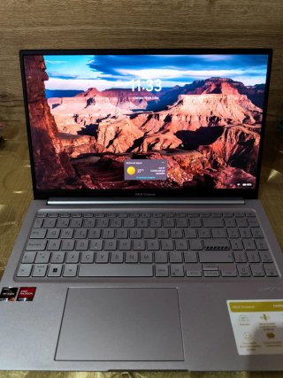 Portátil Asus Vivobook OLED M1503Q