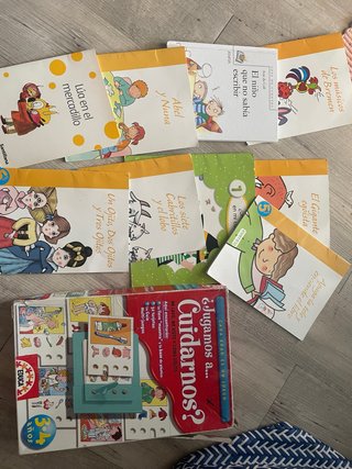 Cuentos infantiles y juego de  regalo