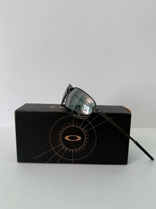 Occhiali da sole Oakley Whisker Prizm Black
