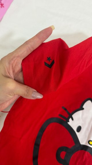 Camiseta Converse Hello Kitty XS Roja