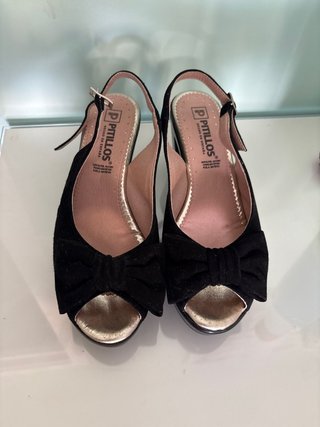 Zapatos PITTILOS Negro/Dorado con Lazo