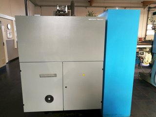 DECKEL MAHO DMU 50 Fresadora CNC