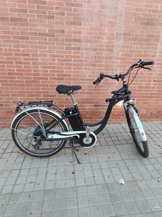 Bicicleta Eléctrica Negra