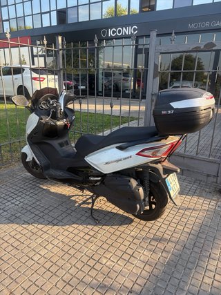 Sym Joymax Maxi Scooter