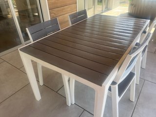 Conjunto Mesa y Sillas Exterior PVC