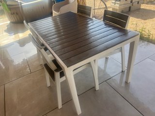 Conjunto Mesa y Sillas Exterior PVC