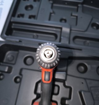 Taladro percutor Maktec MT081 + maletín