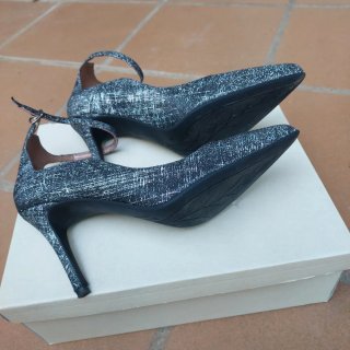 Sandalias de pulsera tacón alto plateadas