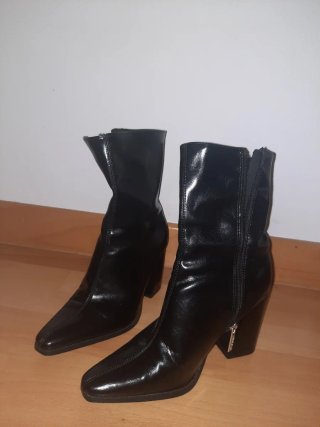 Botines negros tacón