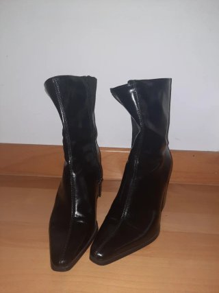 Botines negros tacón