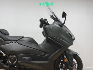 YAMAHA TMAX 560