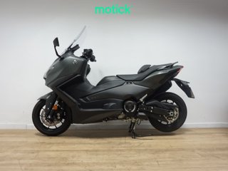 YAMAHA TMAX 560