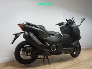 YAMAHA TMAX 560
