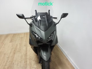 YAMAHA TMAX 560