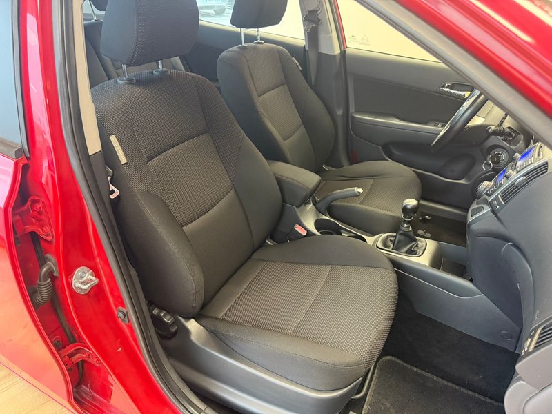 Hyundai i30 1.6 CRDi Comfort 2009, foto 11