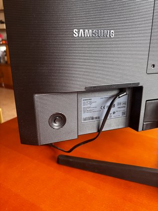 Monitor Samsung Essential 24 LED