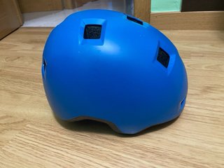 Casco deportivo infantil azul