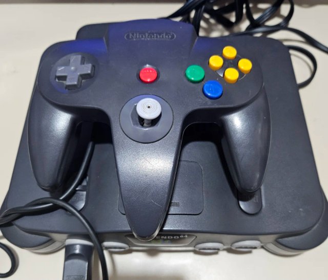 Consola Nintendo 64 Negra + Mando y Cables