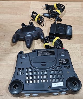 Consola Nintendo 64 Negra + Mando y Cables