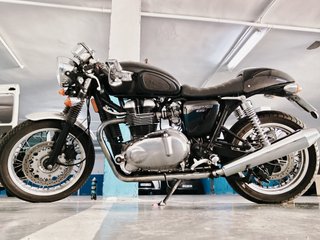 Triumph Thruxton 900 Caburación 1ª Serie