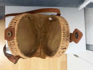 Bolso redondo de esparto
