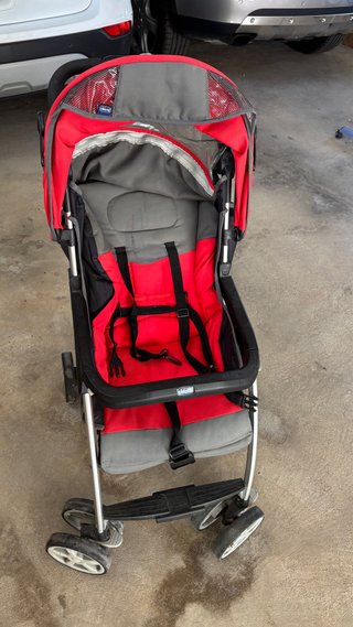 Cochecito Chicco Rojo y Gris