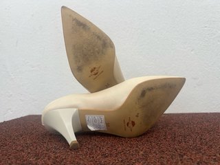 Zapatos de piel Marypaz beige talla 36 – tacón