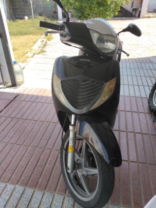 Honda SH150i Scooter Negra/Plata