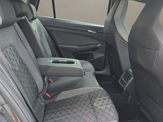 Volkswagen Golf 1.5 E-TSI VARIANT R-LINE
