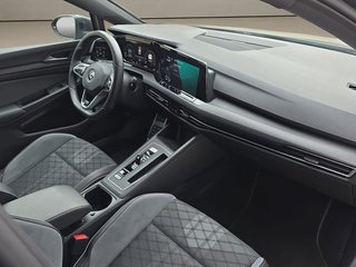 Volkswagen Golf 1.5 E-TSI VARIANT R-LINE