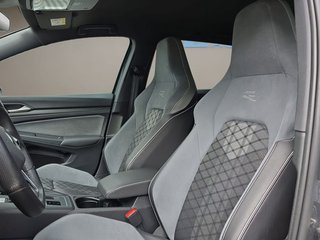 Volkswagen Golf 1.5 E-TSI VARIANT R-LINE