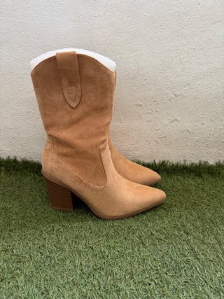 Botines estilo cowboy tacón