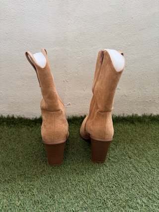 Botines estilo cowboy tacón