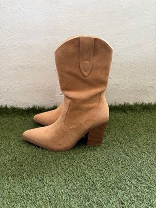 Botines estilo cowboy tacón