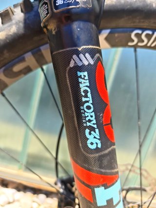 Mondraker Superfoxy Carbon RR 2020 Talla M