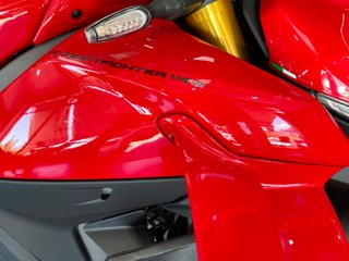 Ducati Streetfighter V4S Roja y Negra