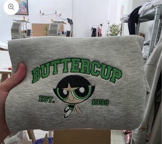 Sudadera sin capucha Buttercup bordada