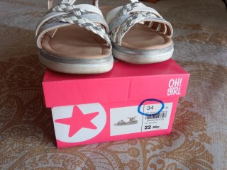 Sandalias Talla 34. Blancas y Plateadas