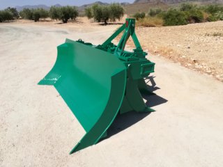 Subsolador con bulldozer