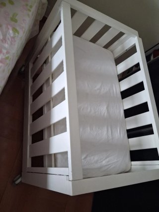 Minicuna de madera blanca