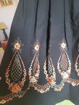 Dirndl bávaro negro y naranja