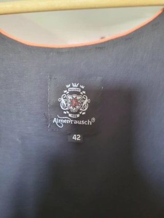 Dirndl bávaro negro y naranja